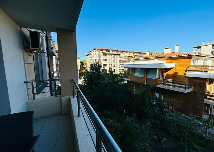 Saint Elena Complex 47 *